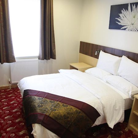 Cambridge Hotel Huddersfield Dış mekan fotoğraf