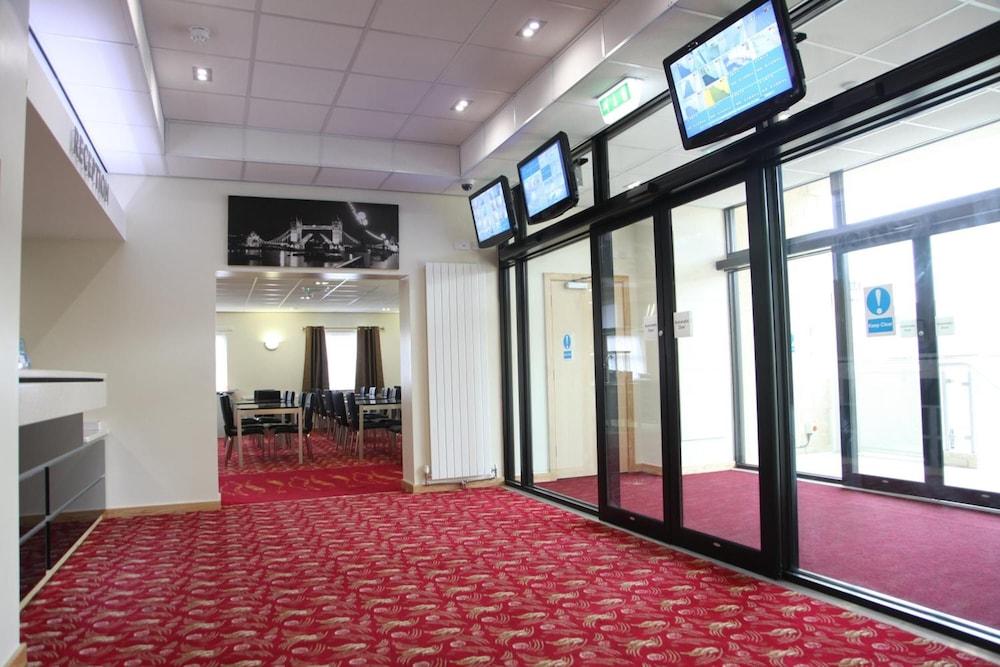 Cambridge Hotel Huddersfield Dış mekan fotoğraf