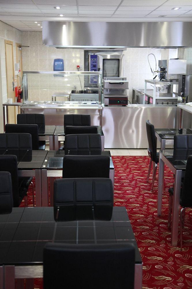 Cambridge Hotel Huddersfield Dış mekan fotoğraf