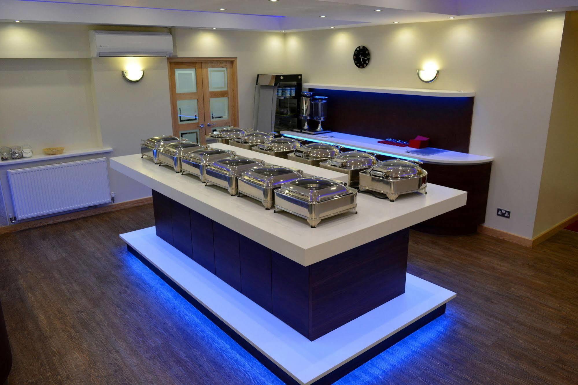 Cambridge Hotel Huddersfield Dış mekan fotoğraf