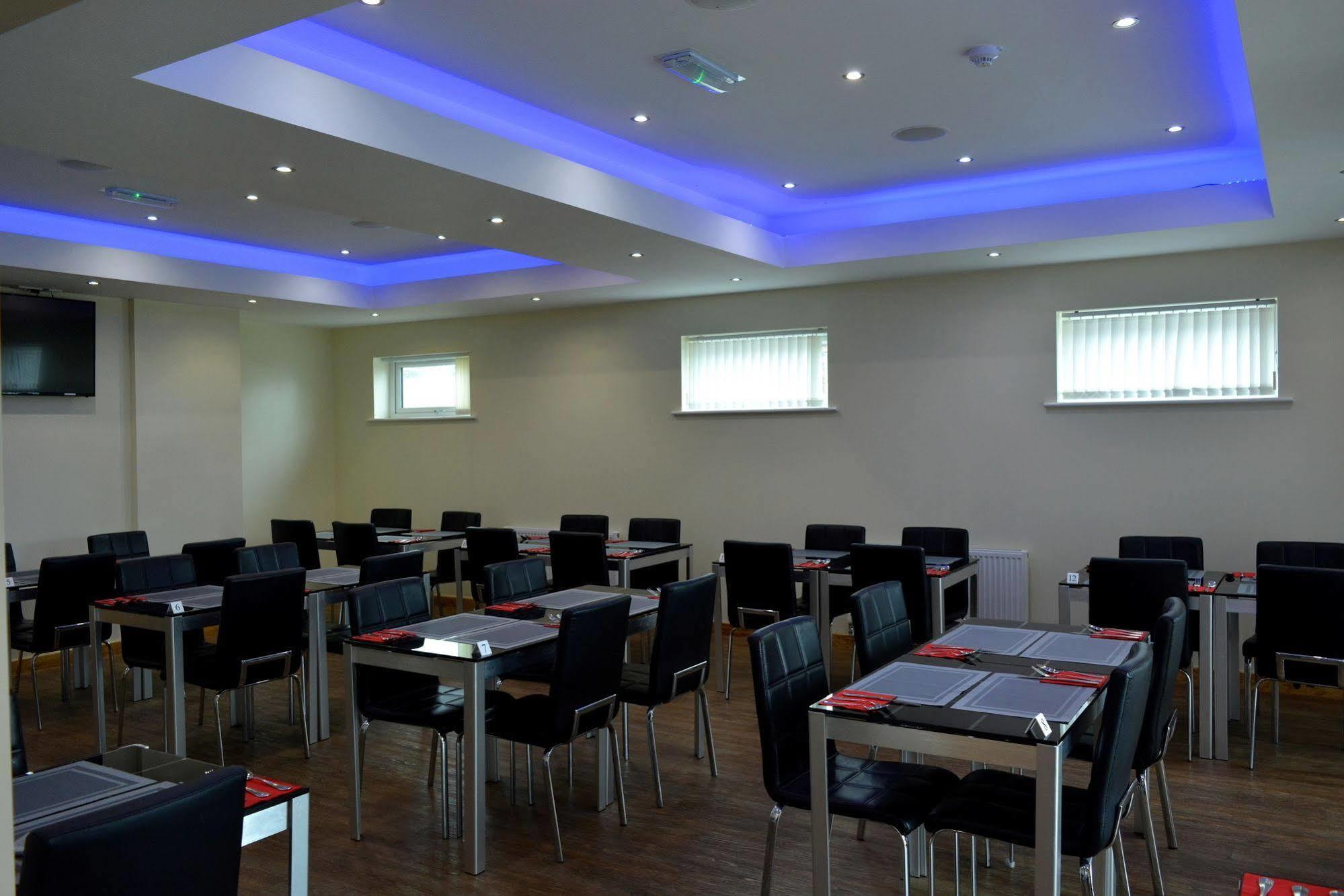Cambridge Hotel Huddersfield Dış mekan fotoğraf