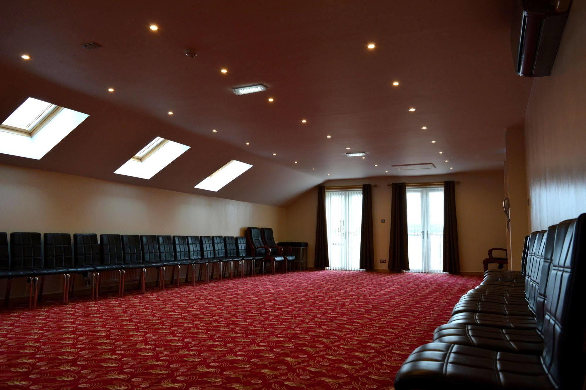 Cambridge Hotel Huddersfield Dış mekan fotoğraf