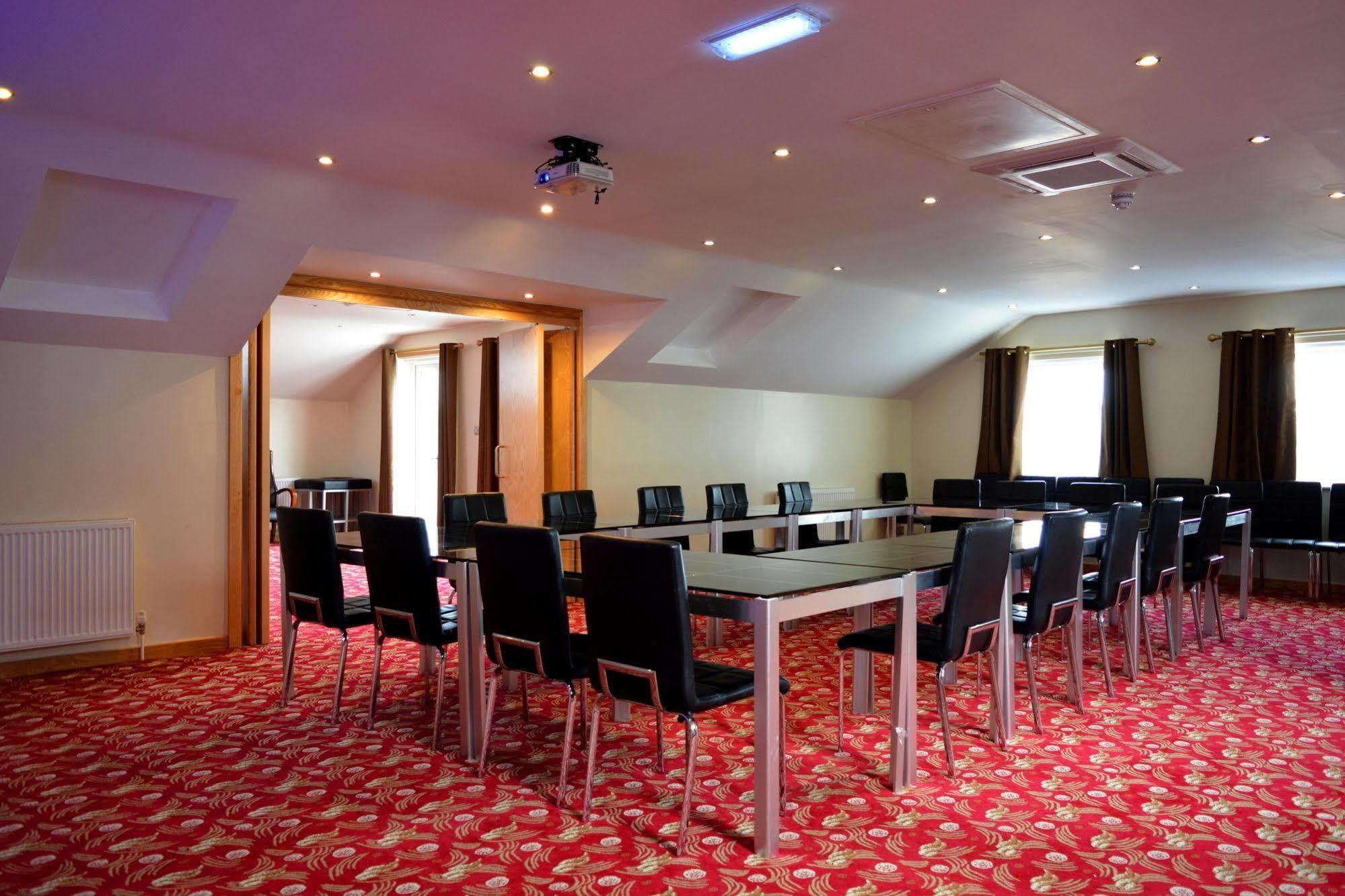 Cambridge Hotel Huddersfield Dış mekan fotoğraf