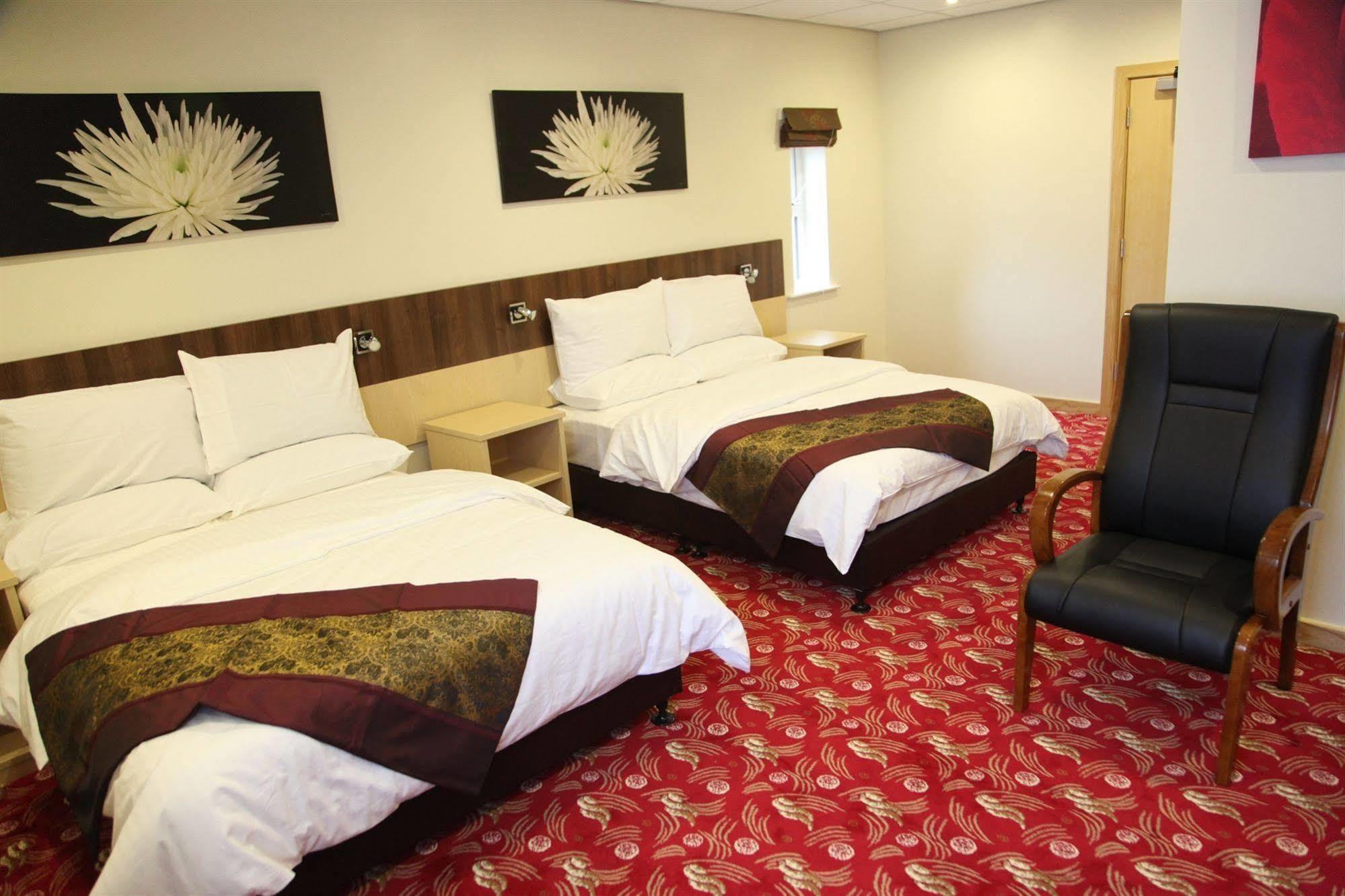 Cambridge Hotel Huddersfield Dış mekan fotoğraf