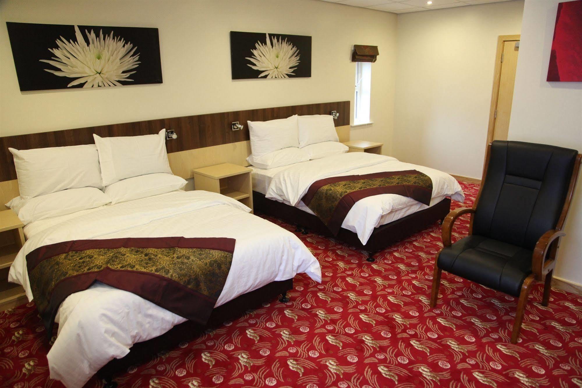Cambridge Hotel Huddersfield Dış mekan fotoğraf