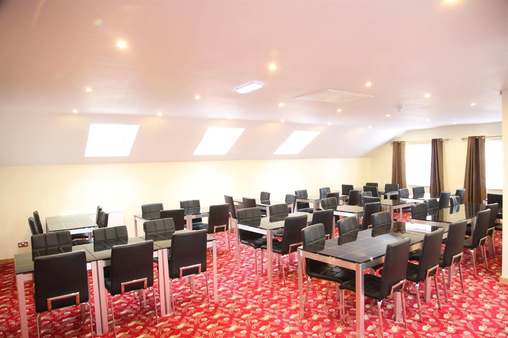 Cambridge Hotel Huddersfield Dış mekan fotoğraf
